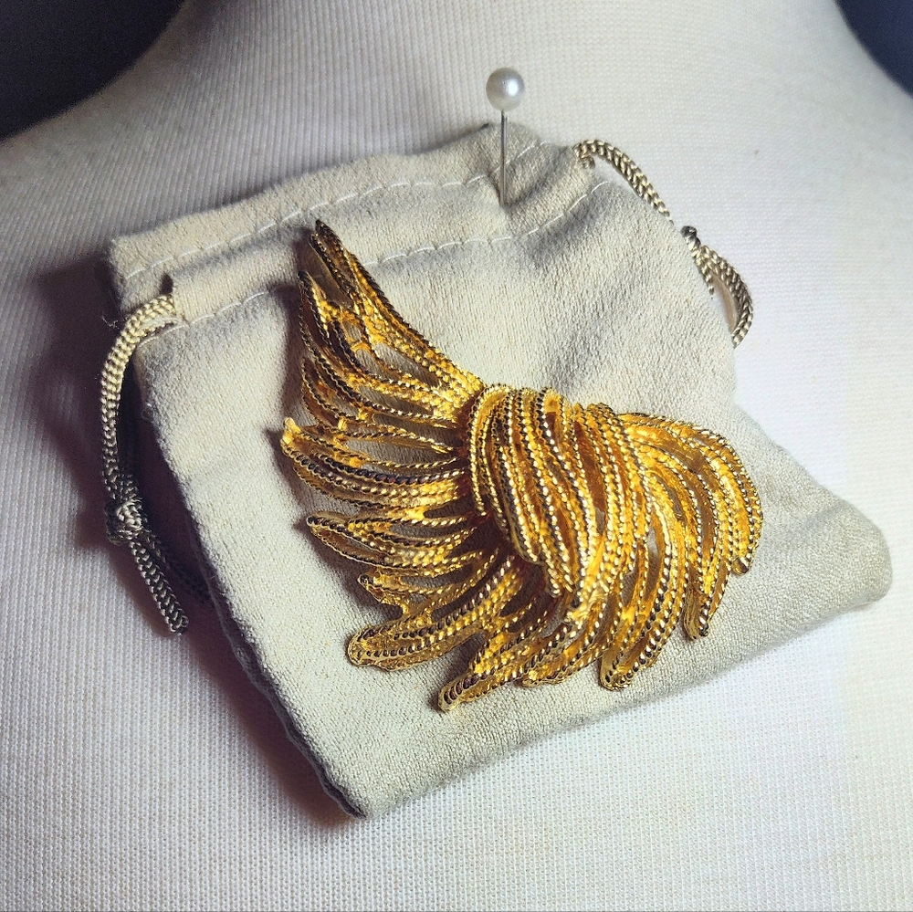 Monet Gold Winged Brooch Vintage NWOT